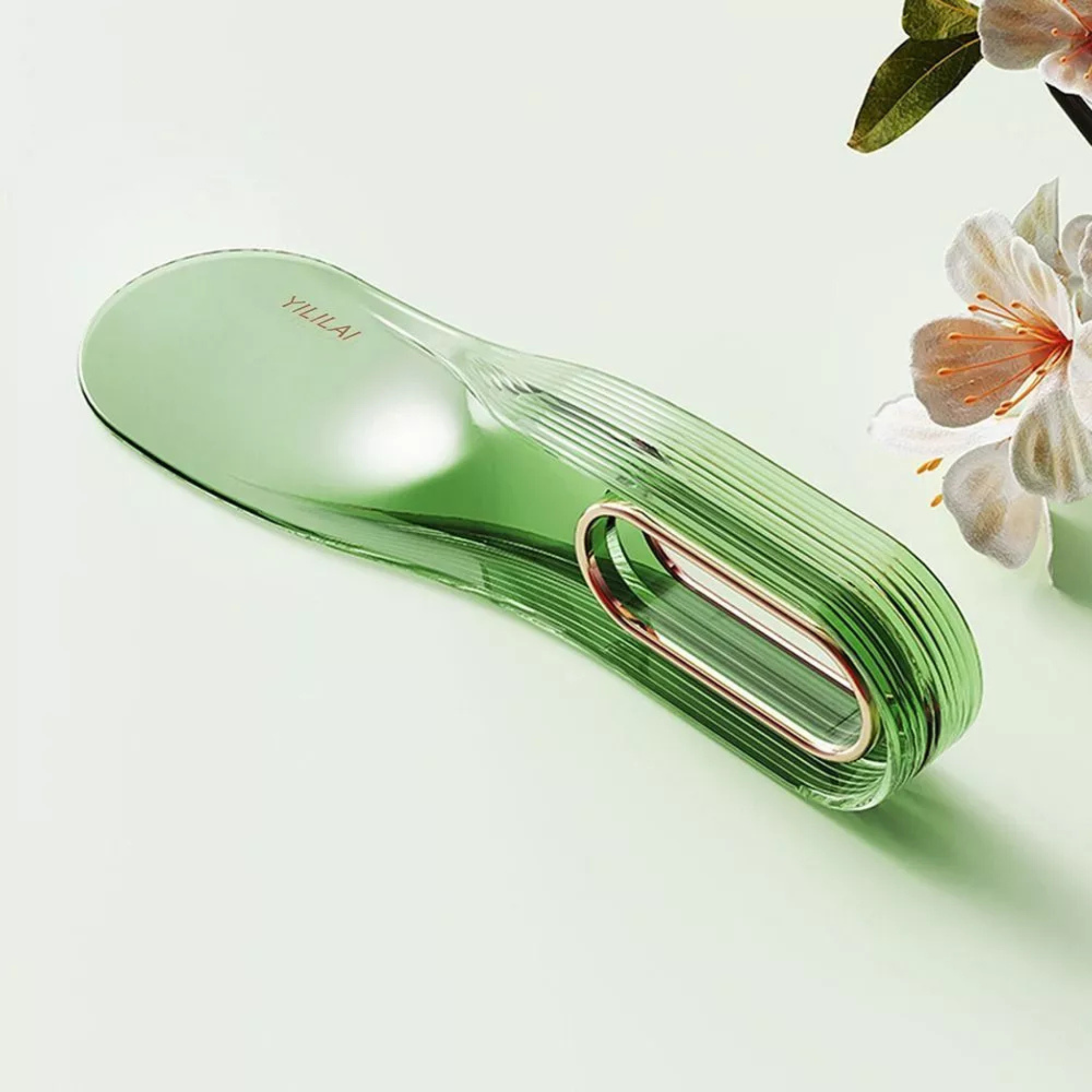 Mattress Lifter for Bed with Lip, Bed Making Tool